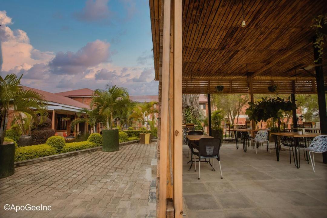 Acacia Hotel Mbarara Nyamitanga Esterno foto